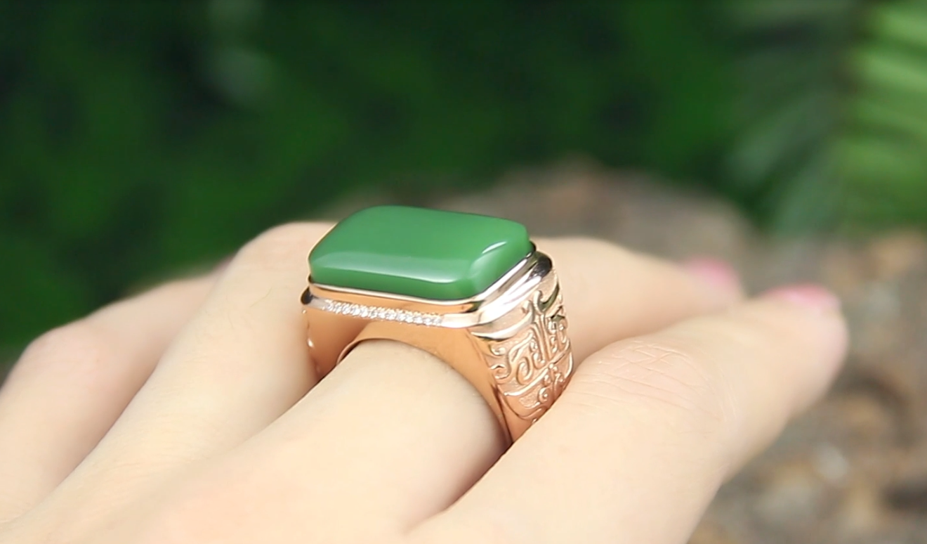 男士碧玉18k金精工镶嵌戒指