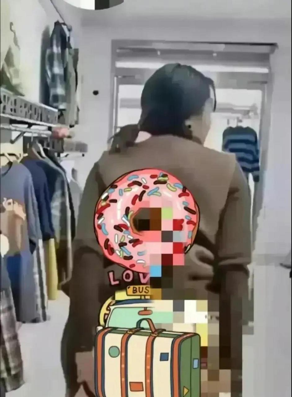 他的行为,被很多网友曝光出来,不管是出于什么原因