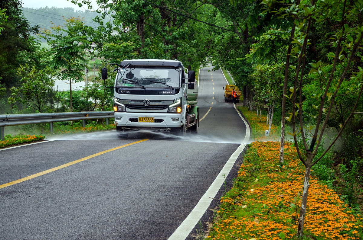 竹山深河乡双湾村"惠民桥"通车