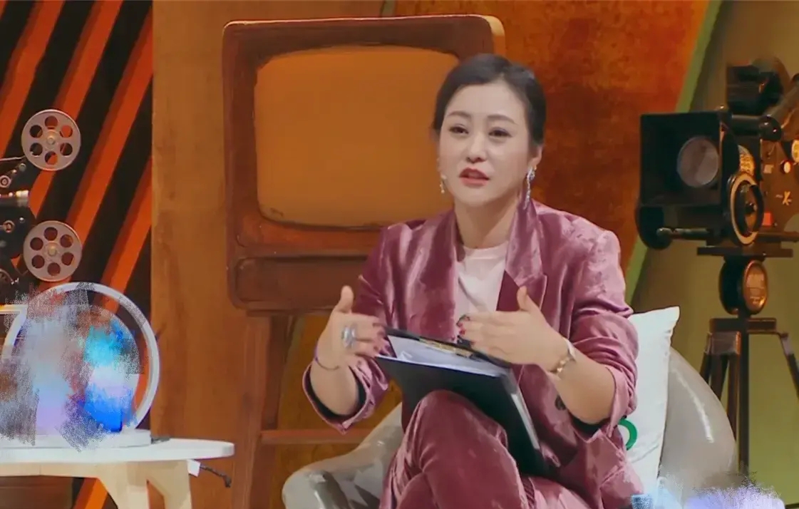 拍烂片长大,经历2段失败婚姻,她依旧磅礴自信