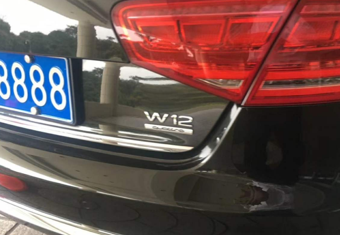 黑a88888重出江湖,昔日大名鼎鼎乔四车牌,如今挂在这个演员车上