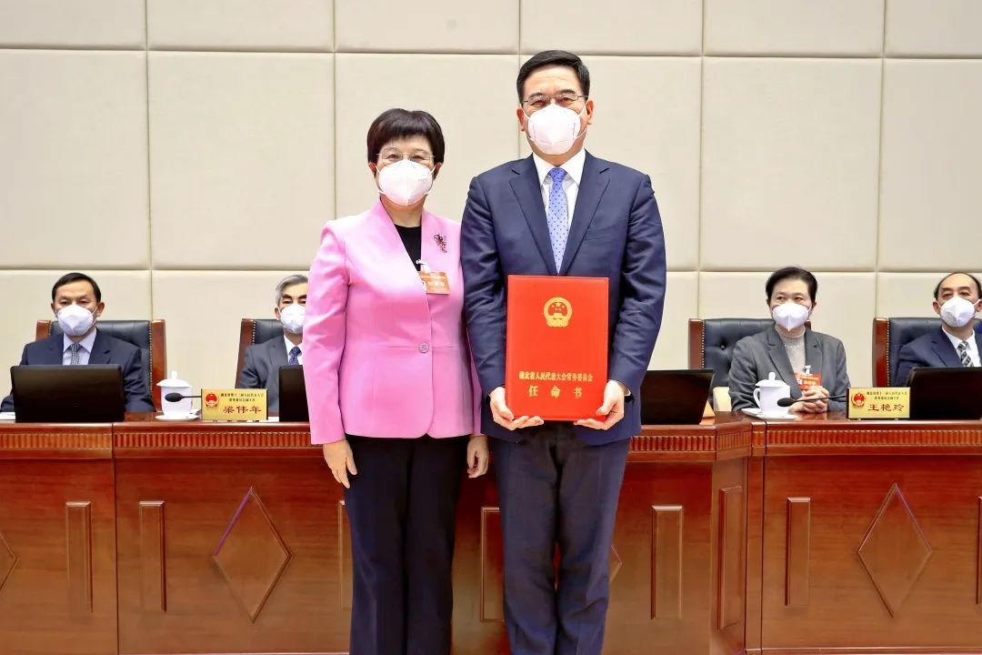 盛阅春任湖北省副省长,曾任浙江省绍兴市委书记