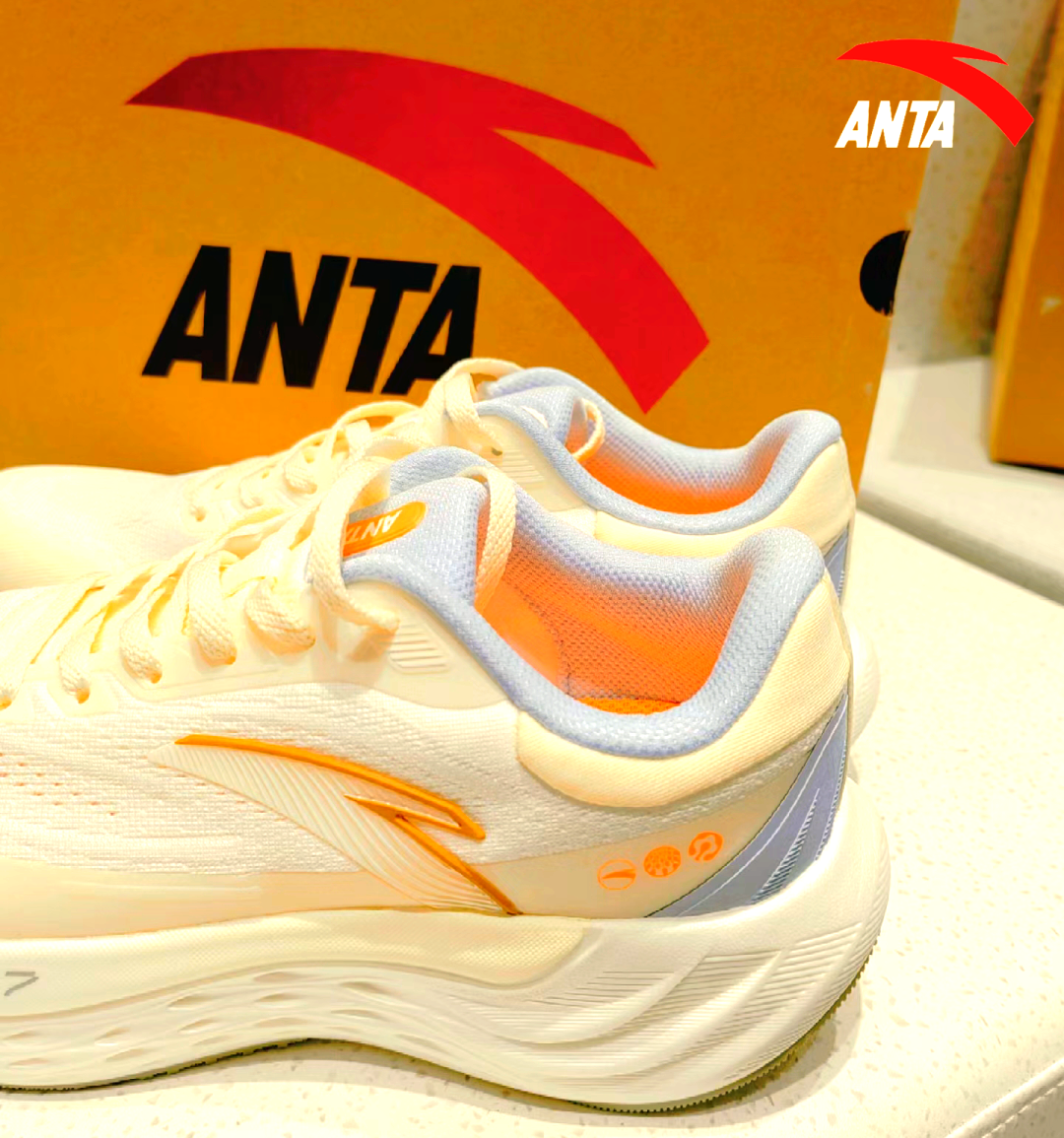 安踏推出新款pg7缓震旅步鞋,颜值与实力并存!