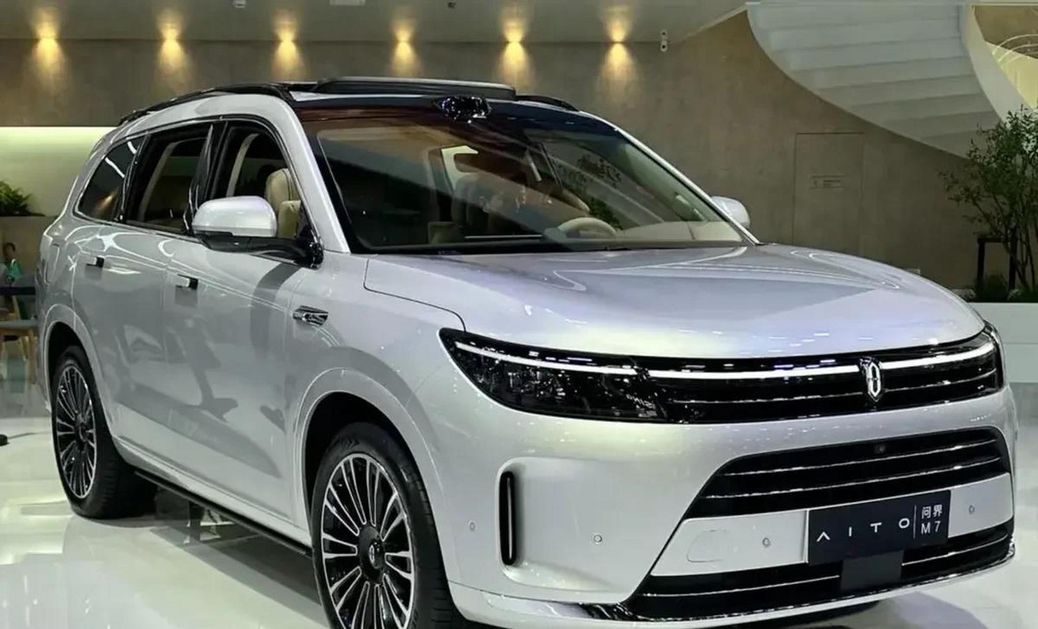 最近在比较长城蓝山,问界m7以及理想l7这三款汽车时,我突然发现了一个