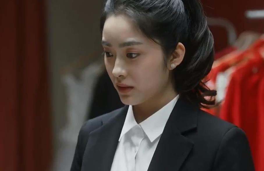 《装台》:躲着刁顺子,韩梅的心思,都在这"一笑一默"里