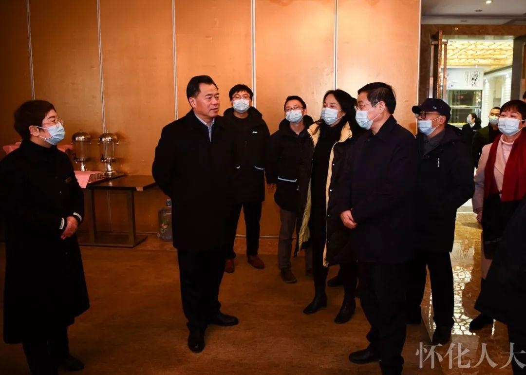 石希欣检查市五届人大五次会议筹备情况时指出 不断强化防疫措施 精准