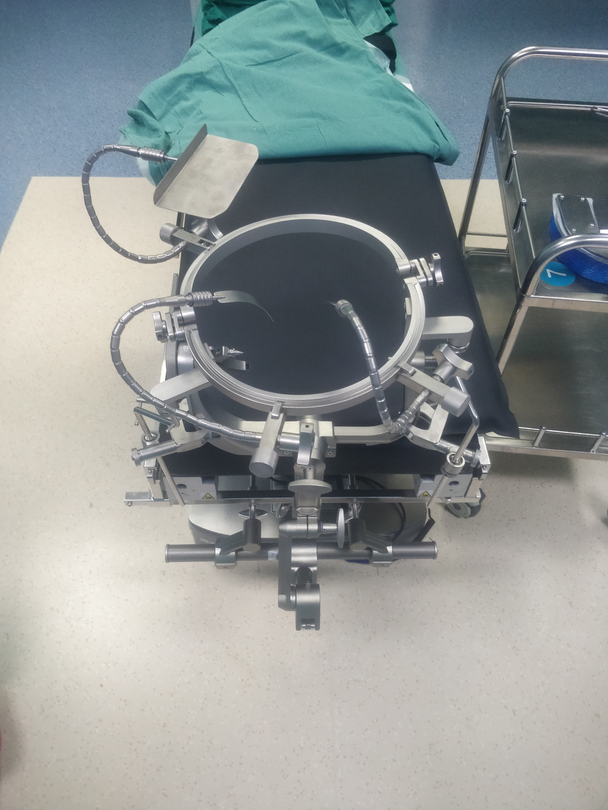 手术头架 脑牵拉系统 神经外科器械