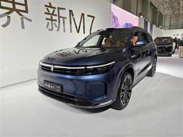 预售近30万起！问界新M7卖太火 余承东：你们能把网站抢瘫 越野车在考虑中