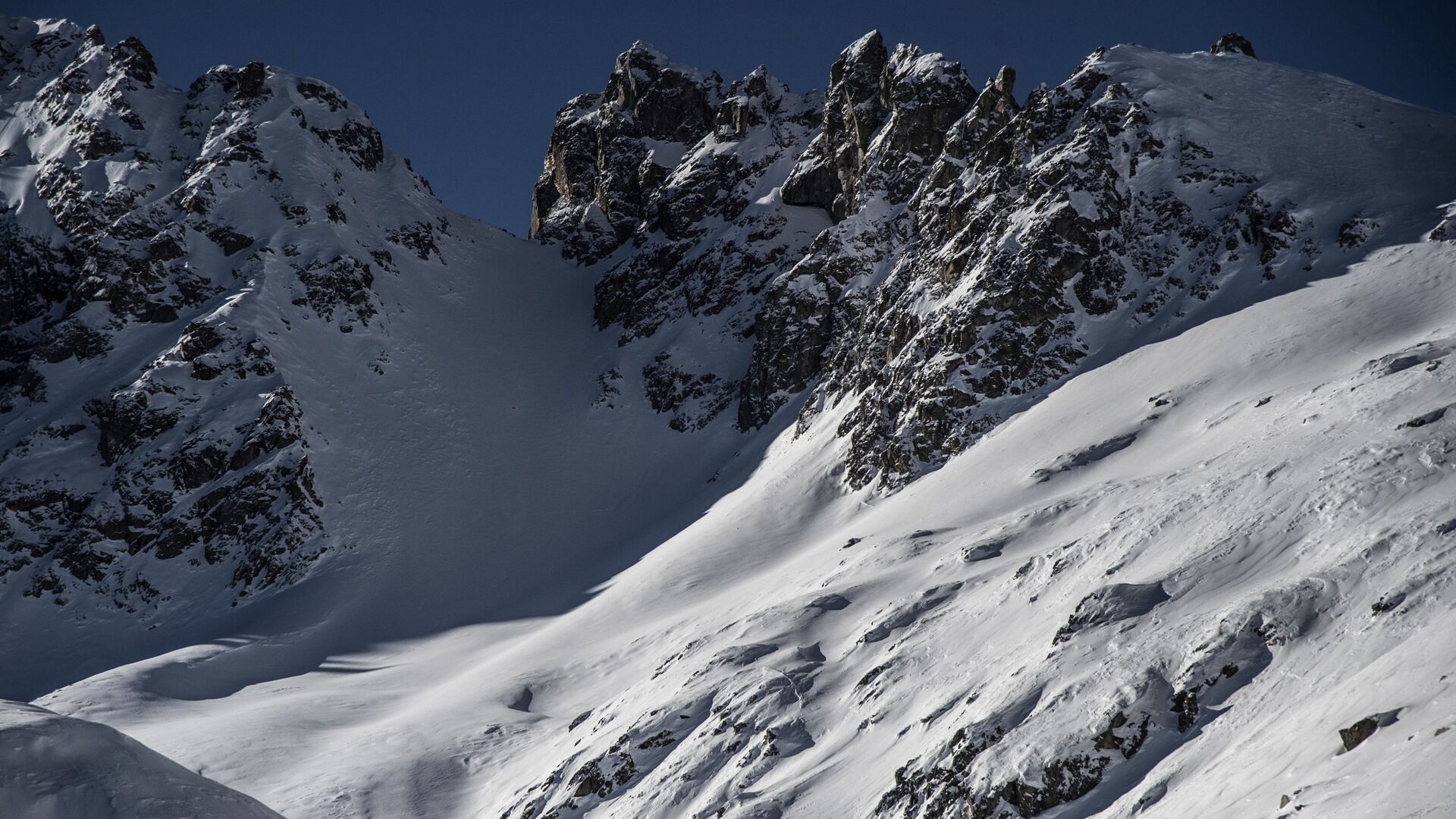 阿尔卑斯山雪崩图片