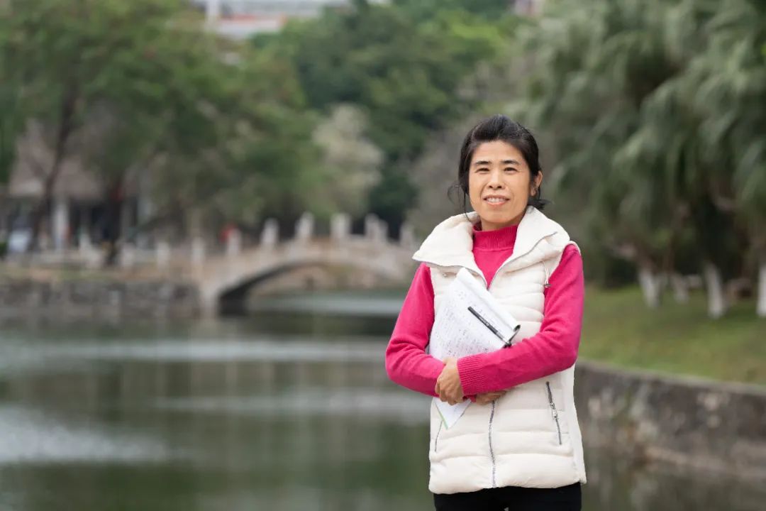 在华农她们比花更美