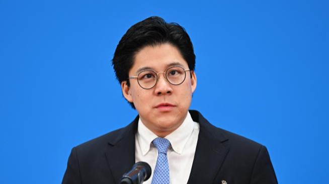 霍启刚获颁香港浸会大学"荣誉大学院士"