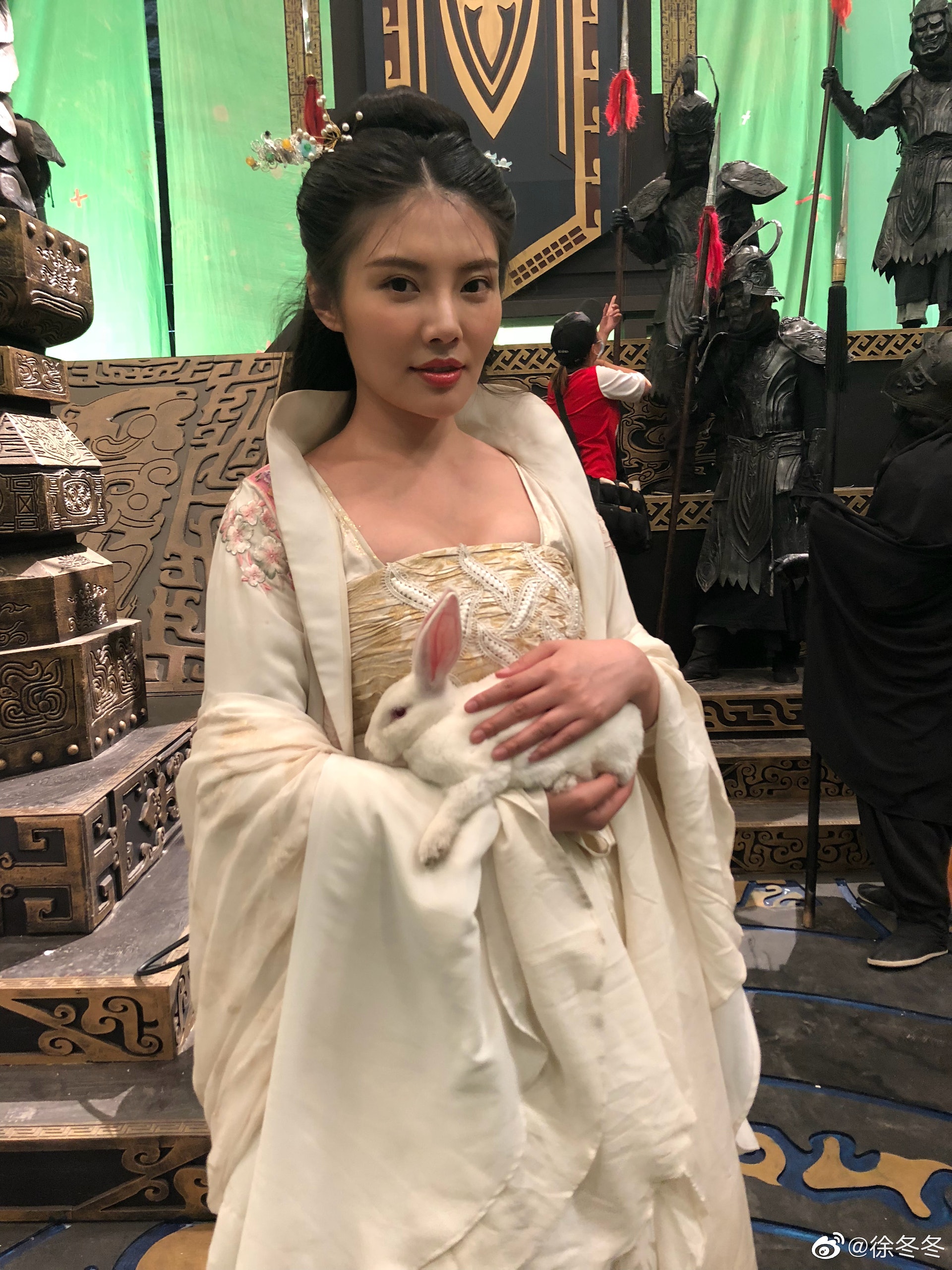 徐冬冬新剧再遭指责,公开饮食情况震撼网民,美丽不受体重拘束