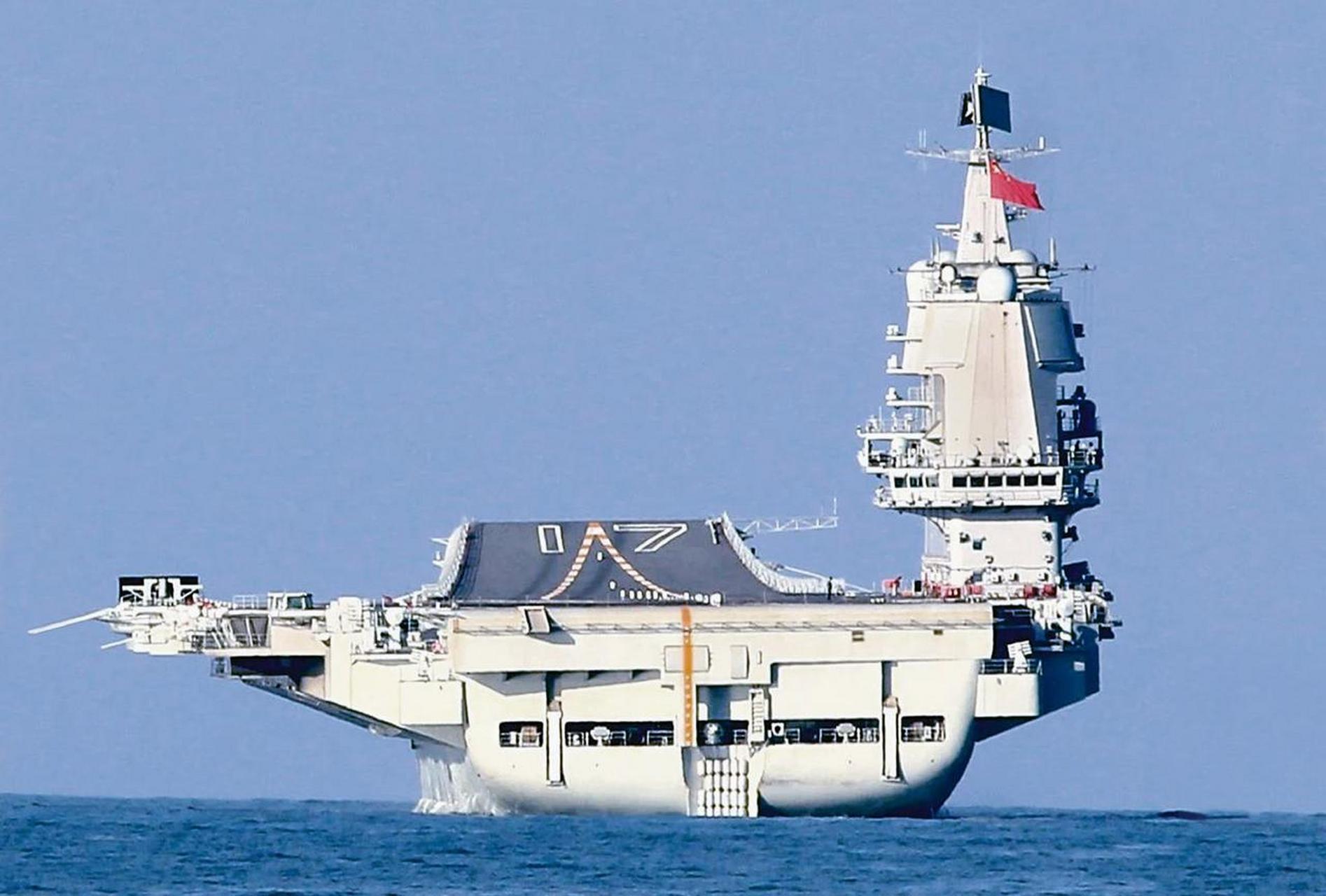 美航母再赴南海未带f35,山东号携歼15背靠祖国,解放军稳握优势