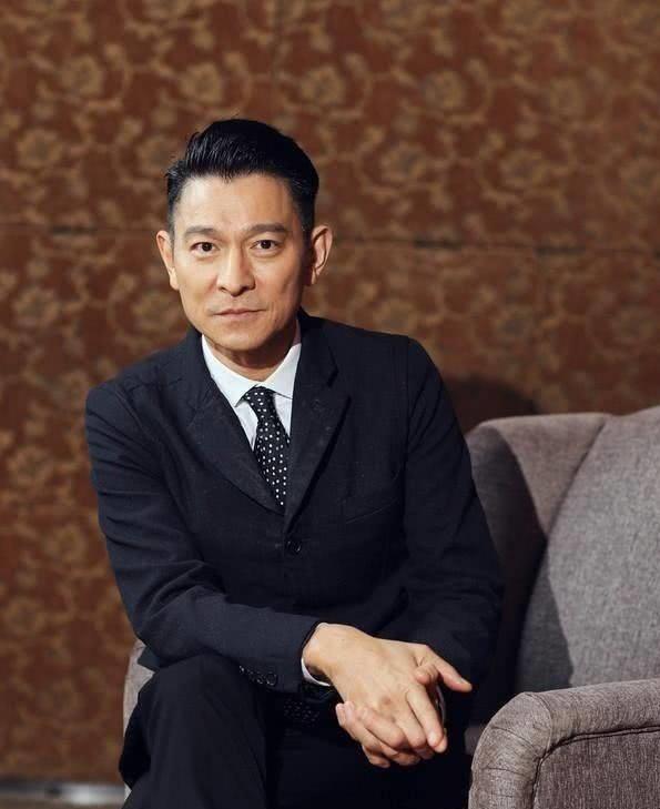 她是刘德华唯一承认的女友,却为钱出书大爆刘德华隐私