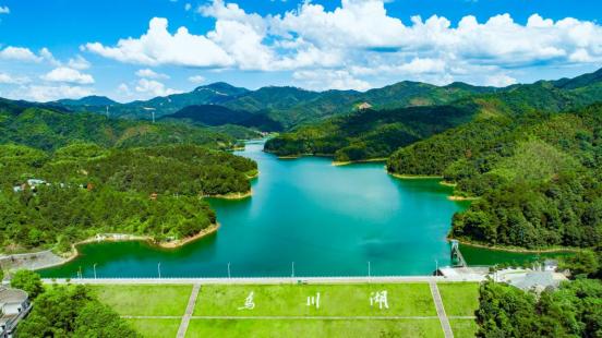 江背乌川湖风景区图片