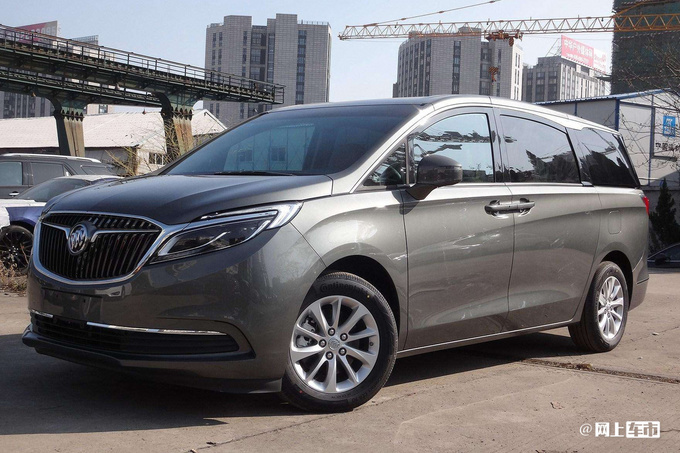 别克英朗65折促销!gl8价格坚挺,网友:买奔驰v不香吗?