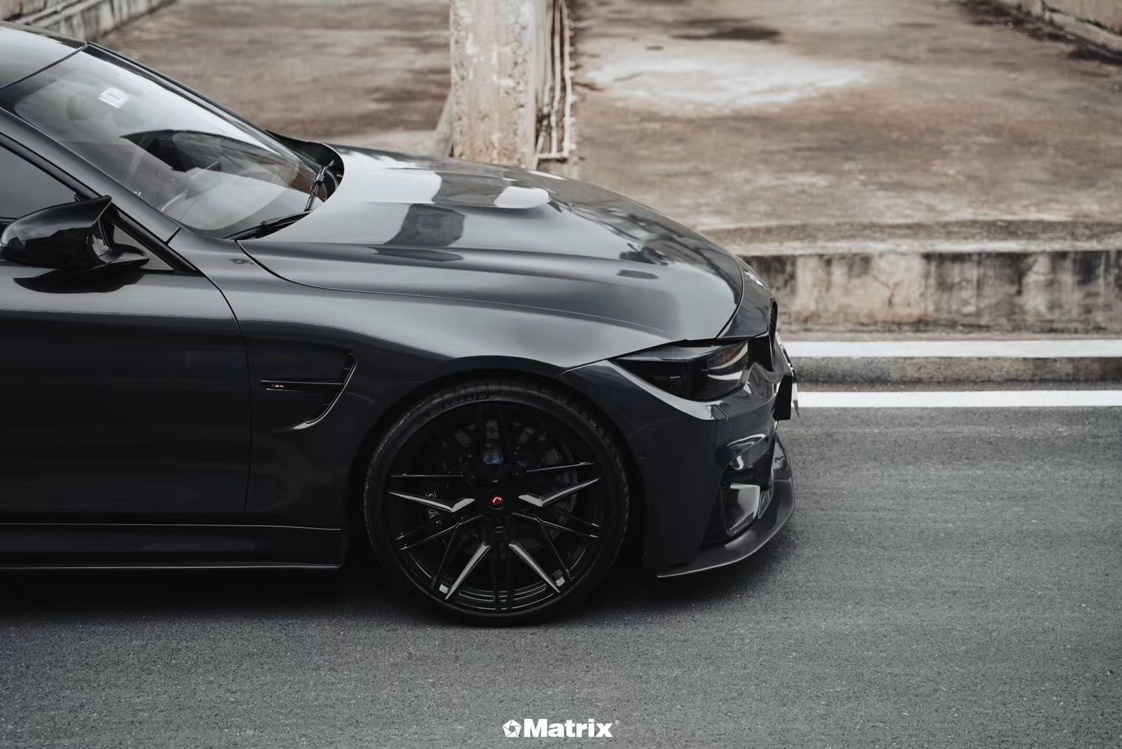 宝马m4-matrix矩阵改色膜曼哈顿灰,融合了艺术与科技的灰