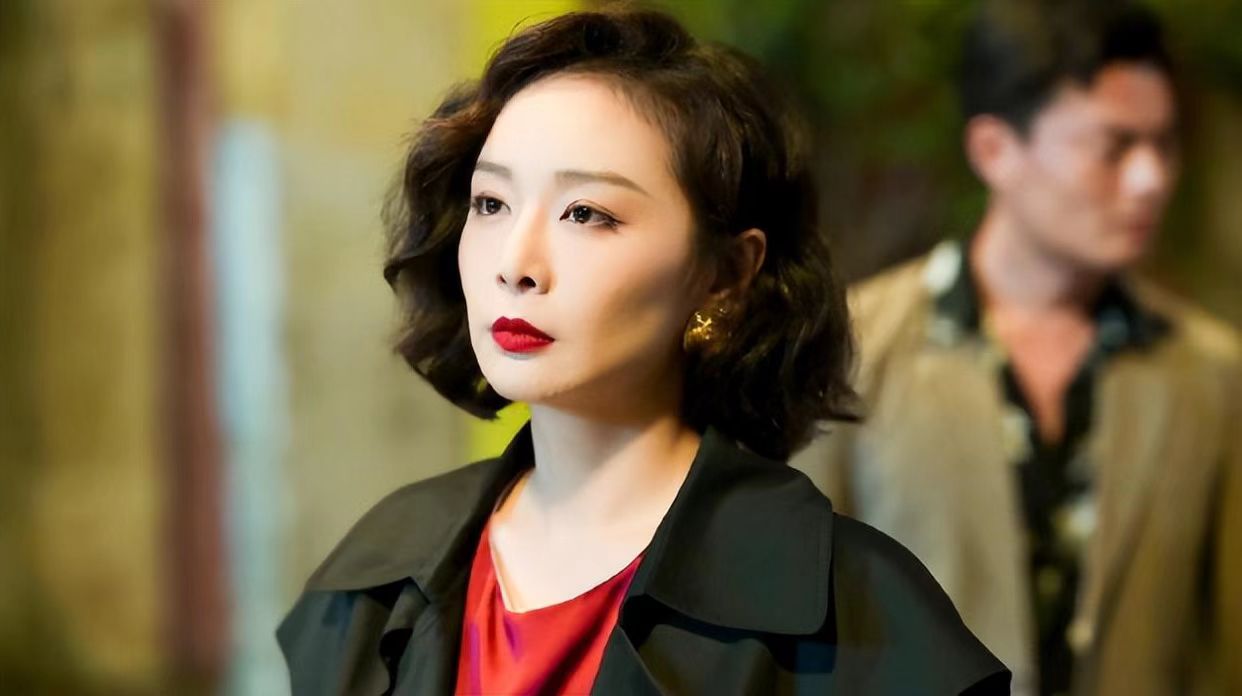 《狂飙》中大嫂周叶爆红,却揭露了人与人之间一个残酷的事实