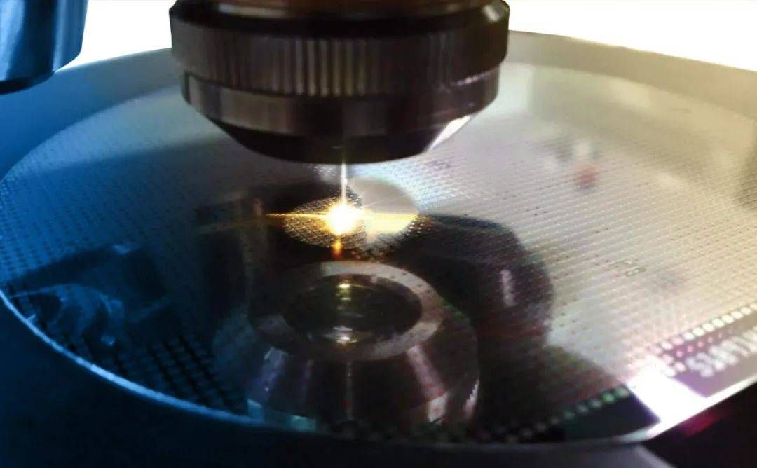 我国首台高端晶圆激光切割设备,所有核心部件 100%,华工科技造