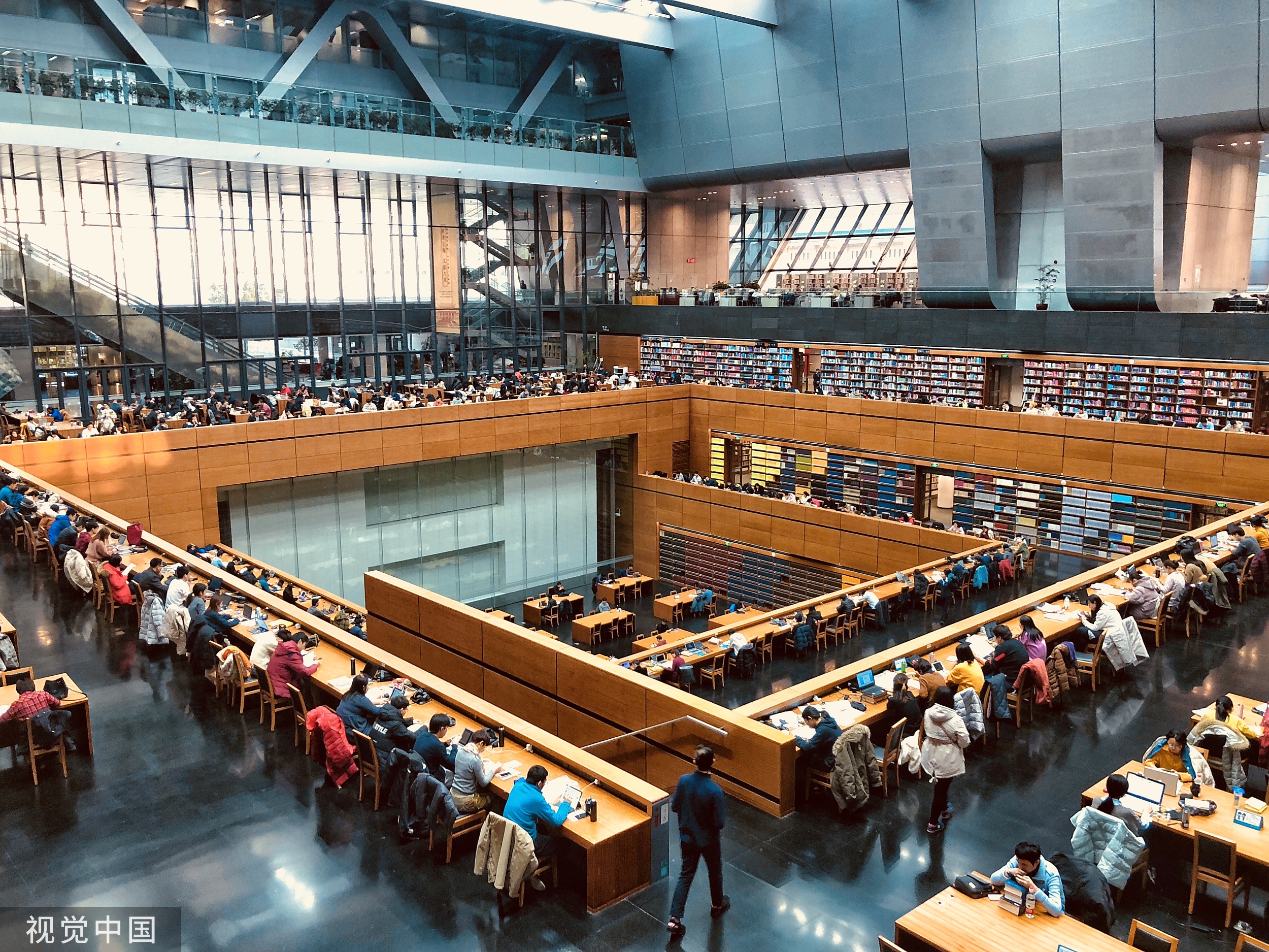 国家图书馆引入社会化合作,让面临酸化的古籍重获新生