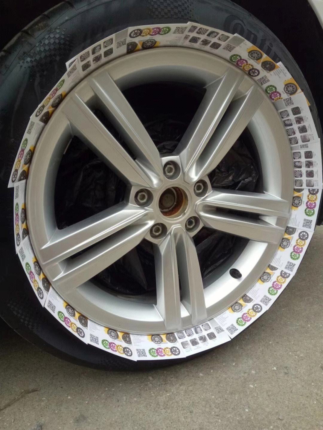 2,若对汽车轮毂进行了喷漆改色,为确保能通过年检,车主需在改色后的