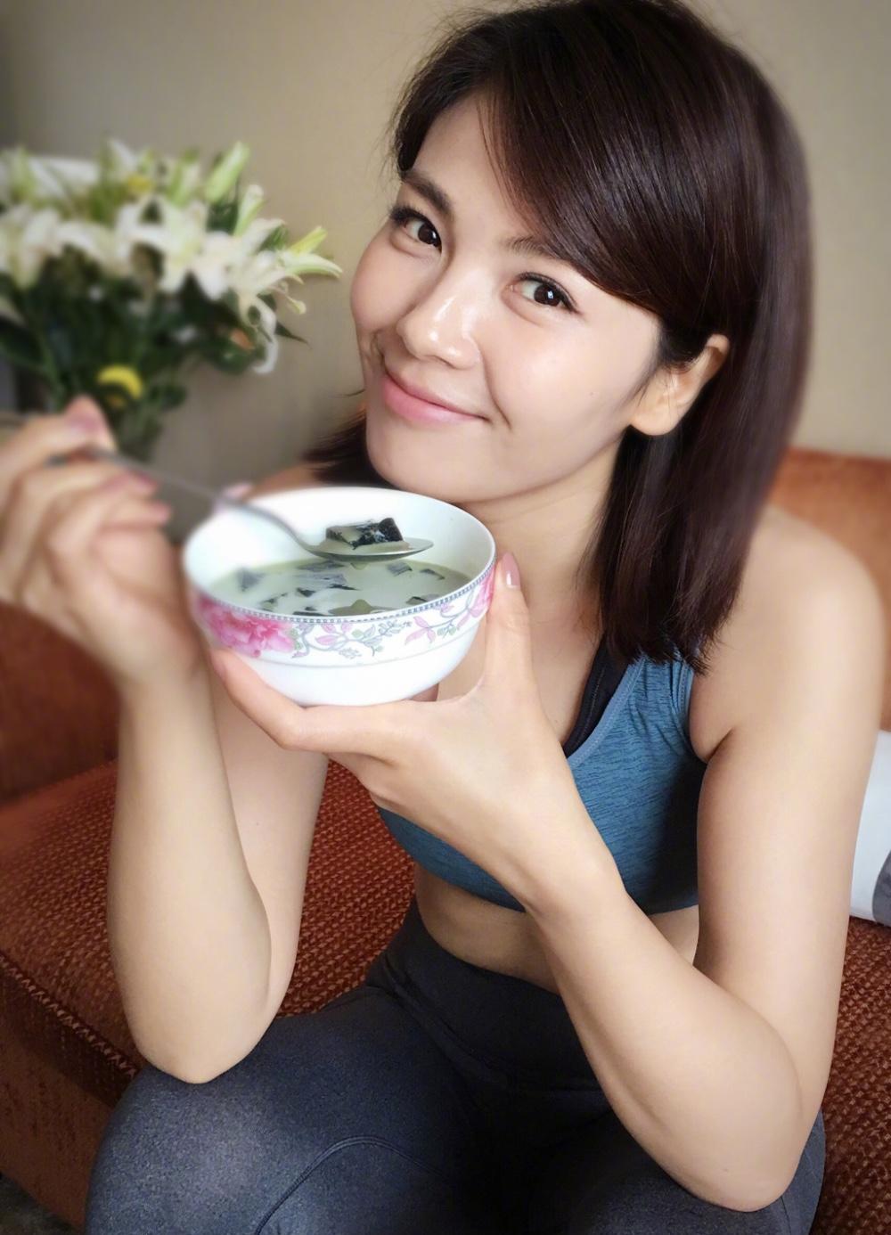 刘涛私生女事件升级,男方的身份水落石出?这一次恐怕声名狼藉?