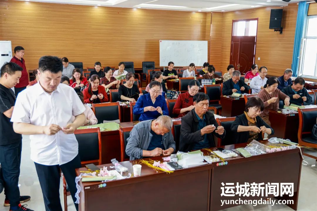 「运城新闻」感恩母亲节·平陆县文化馆举办"岁月情长·感恩母亲"手工