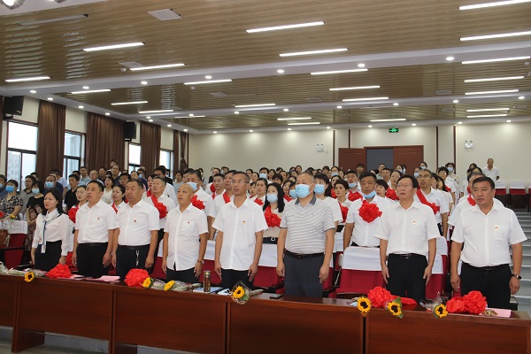 郸城县实验中学隆重举行"迎接党的二十大 培根铸魂育新人"庆祝第38个