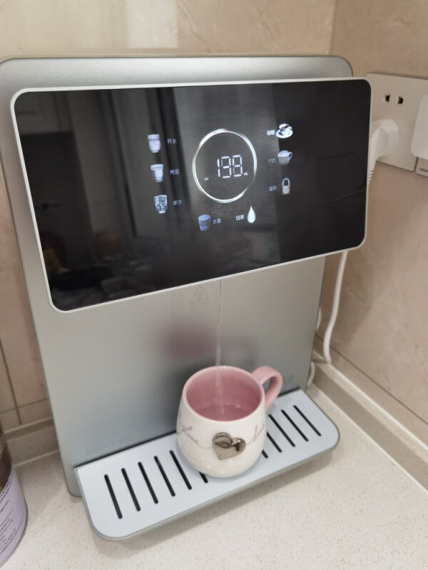 云米即饮壁挂管线机靠谱吗?经验:设计精巧 功能全面