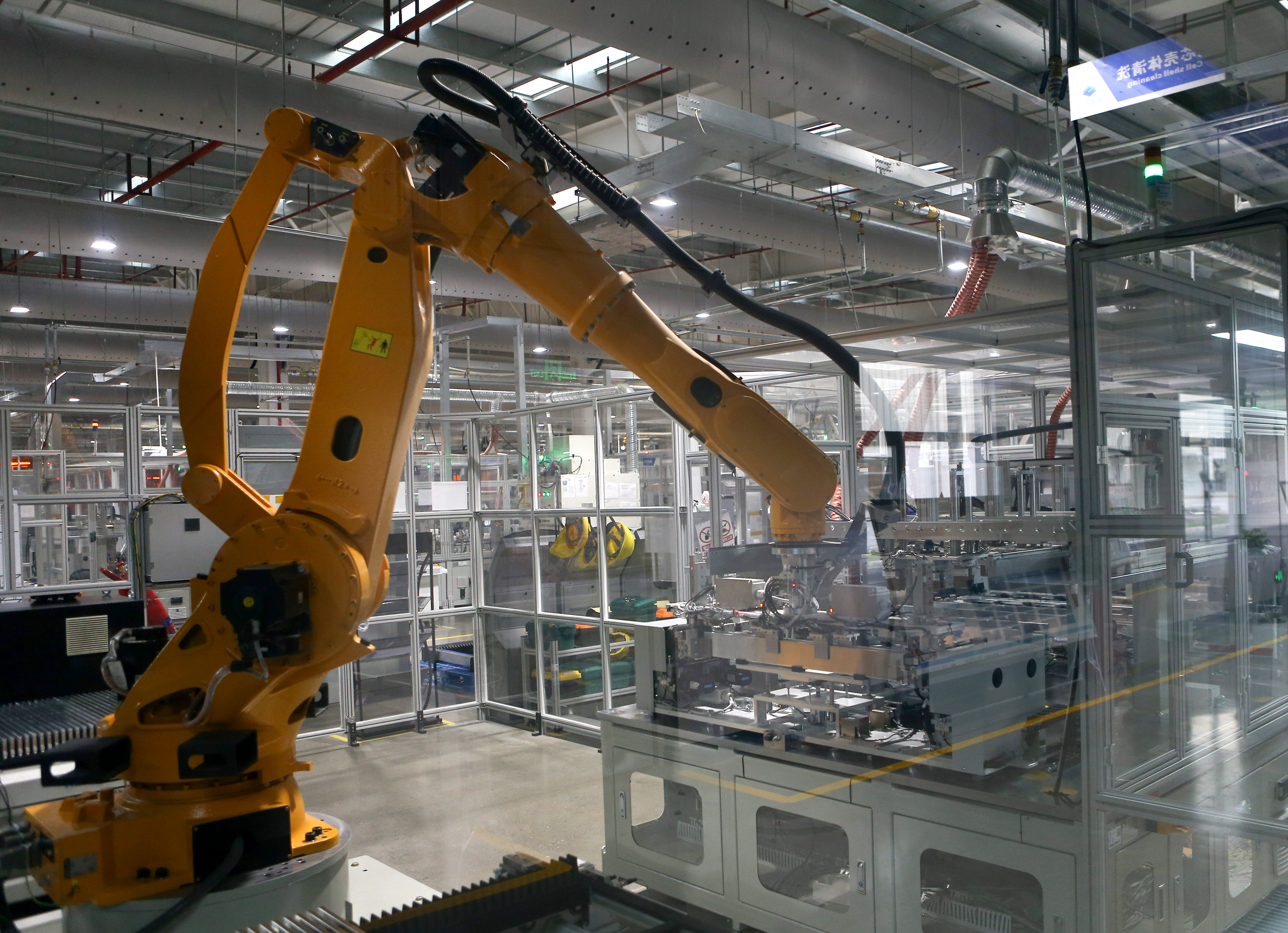 (高质量发展调研行)湖北襄阳:推动汽车产业转型升级