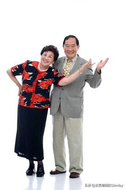 冯巩闫学晶舞台对决,蚕蛹子引爆笑料