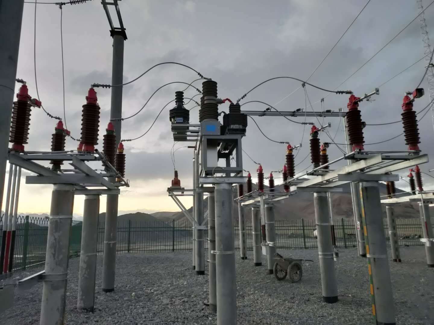 四川成都户外35kv柱上安装高压隔离开关gw4