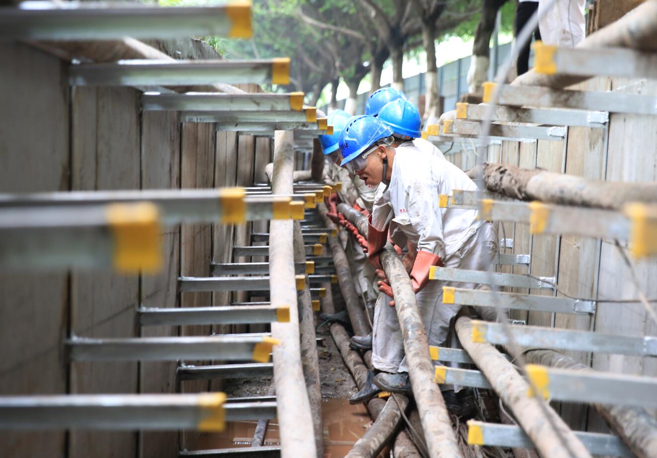 国网重庆市北供电公司:"诊治"电缆沟道隐患备战迎峰度夏