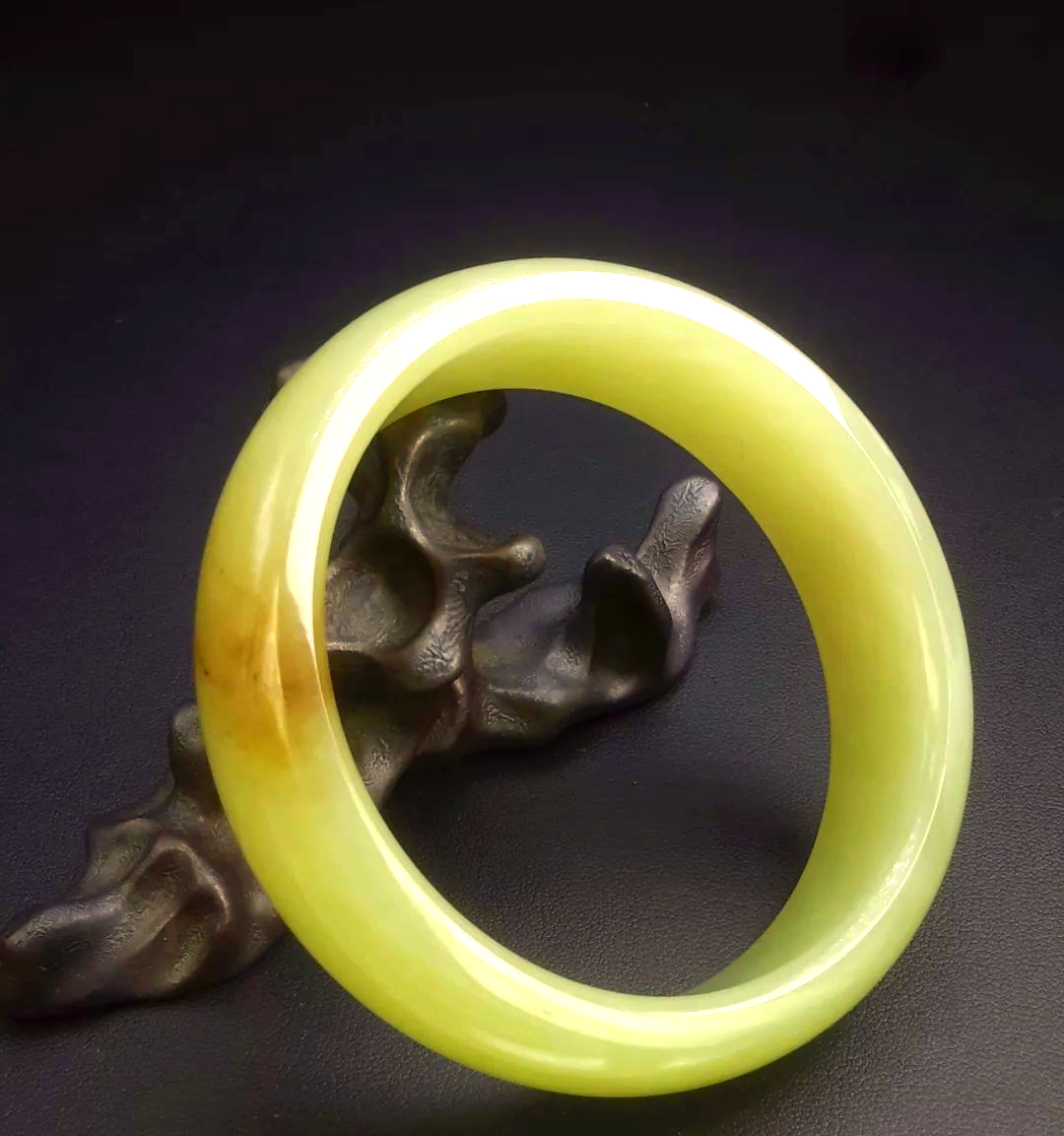 黄玉:稀少而珍贵的和田玉品种