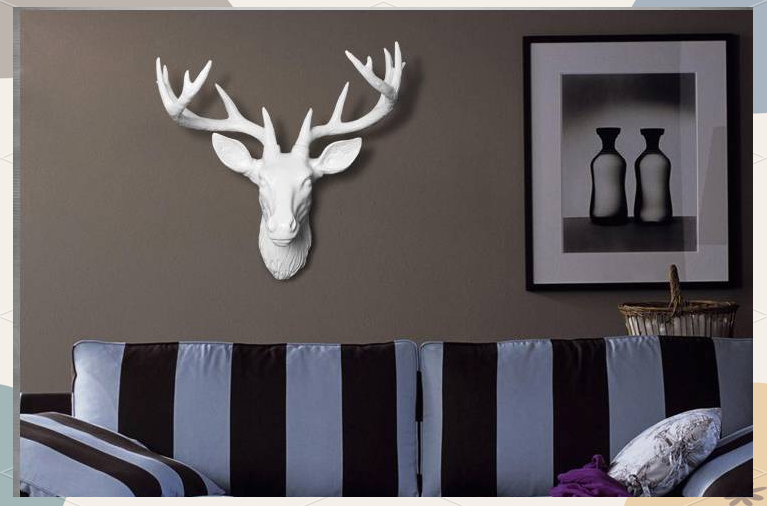 鹿头装饰,无论是作为床头挂饰还是客厅背景墙的点缀,都散发着一种独特