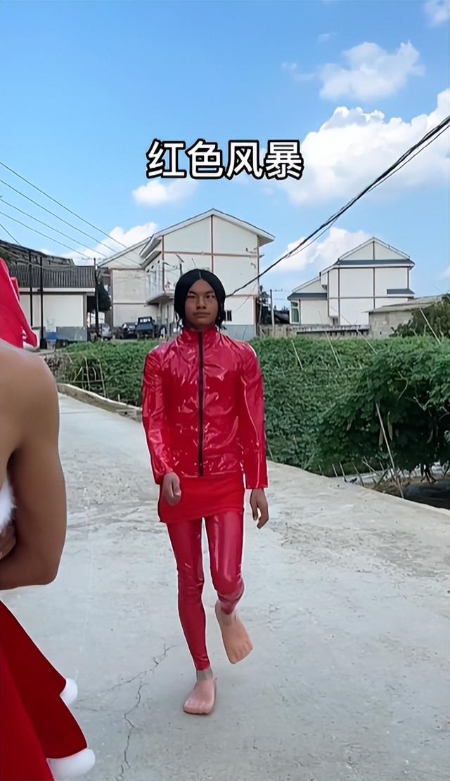 "抖音"火爆表情包|皮小浪蓝色妖姬gif动图