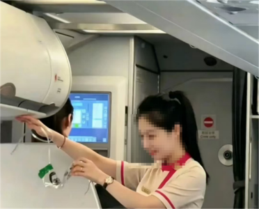 一航司不再强制要求空姐盘发：马尾辫空姐惊艳乘客