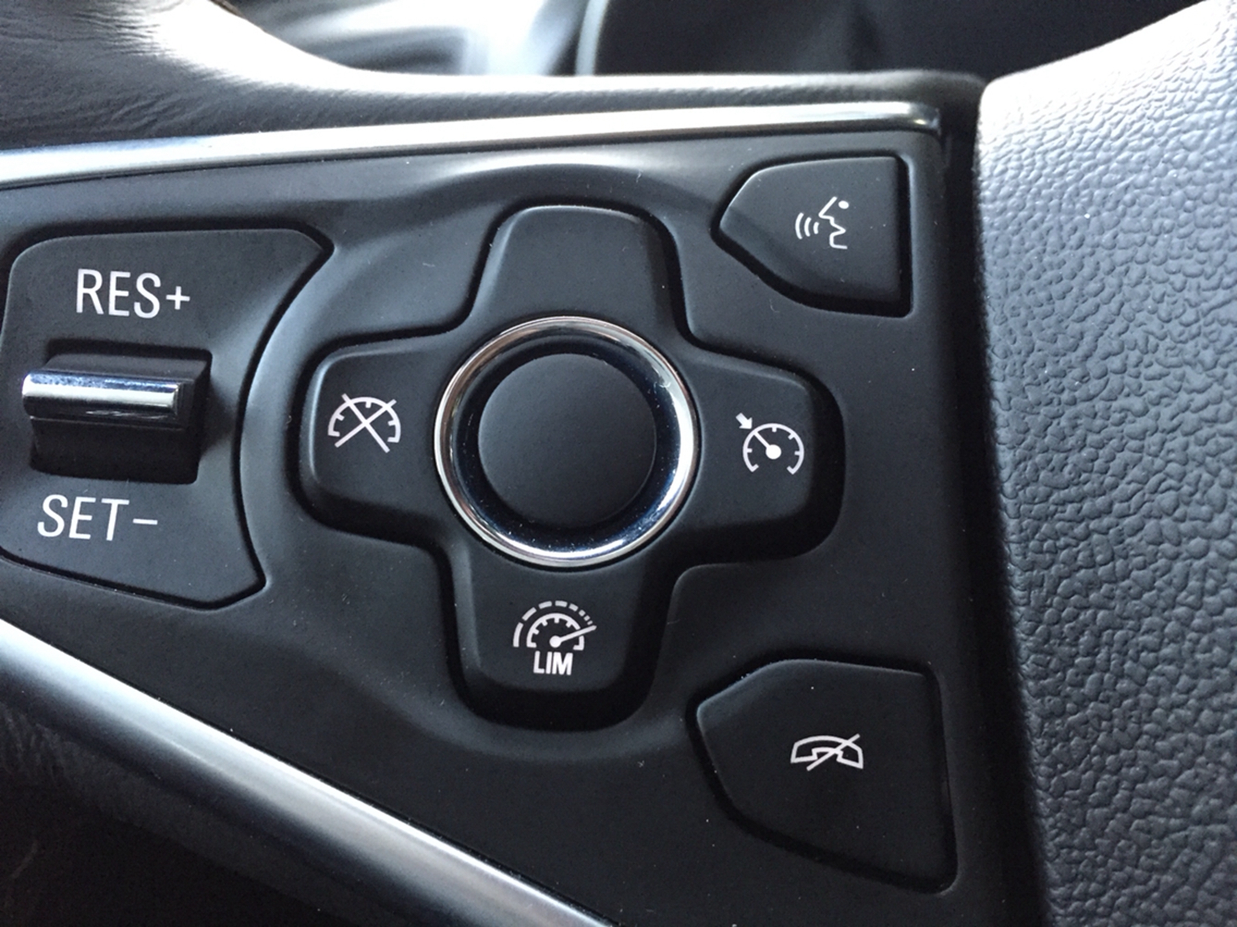 汽车menu按键作用?车上按键可以随便按吗?