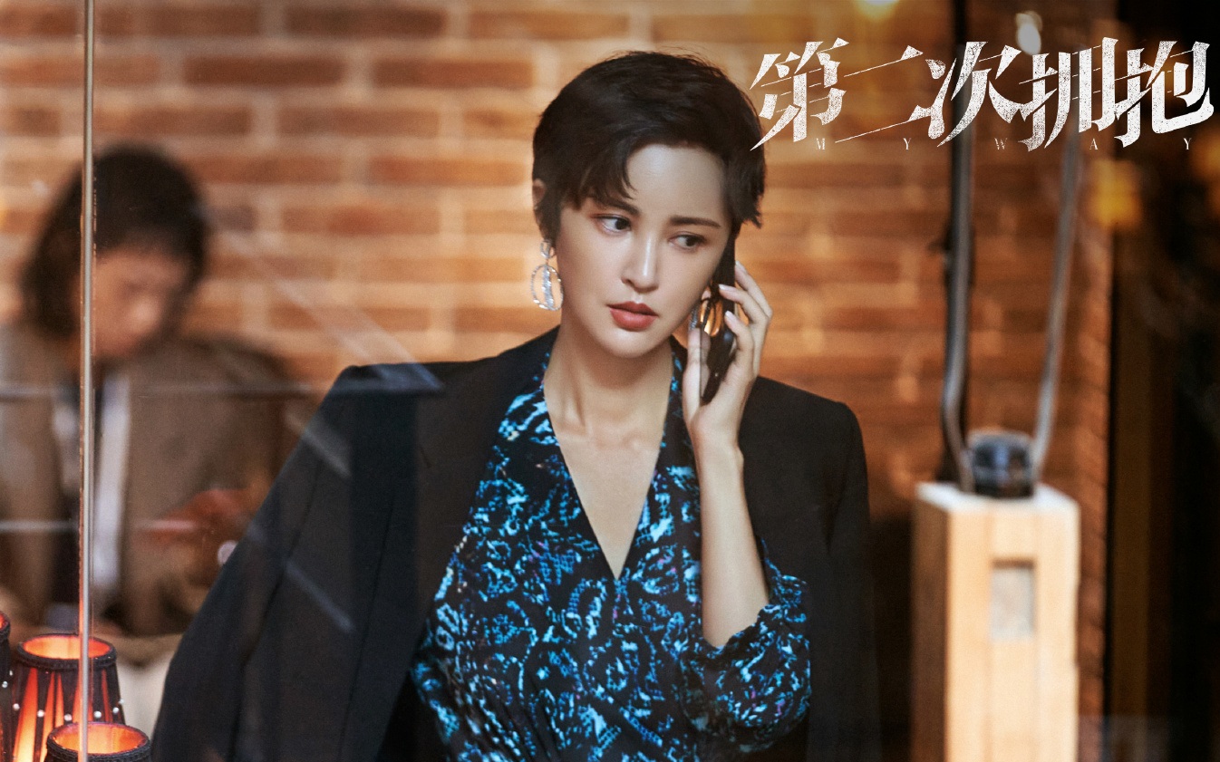 尹丽川:《第二次拥抱》体现女性互相温暖比"撕"更有价值