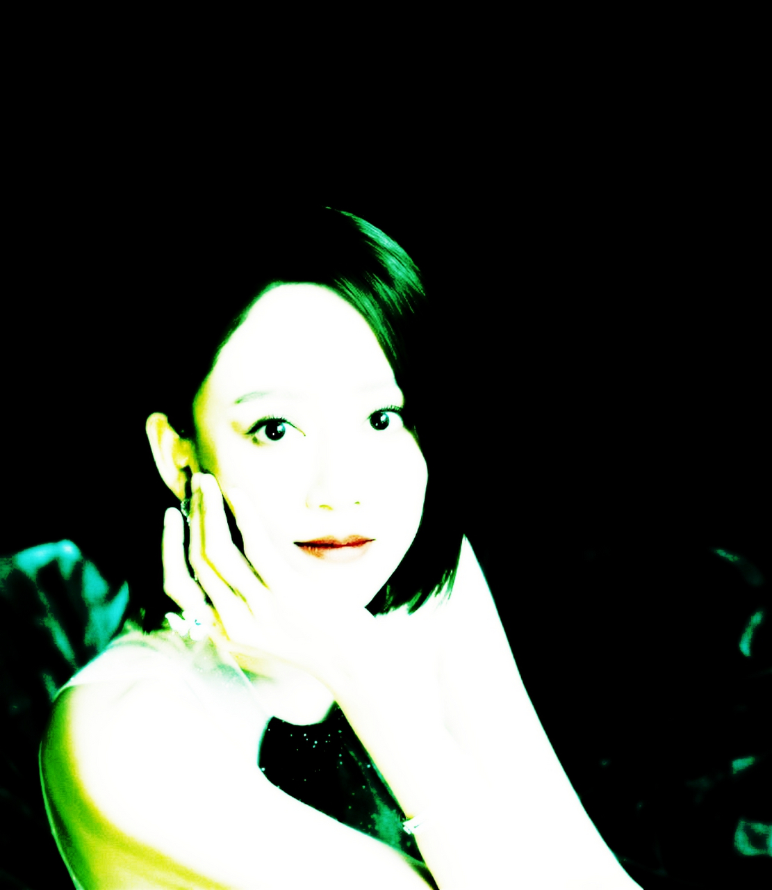 陈乔恩的年龄好像越来越小了,表情很可爱.