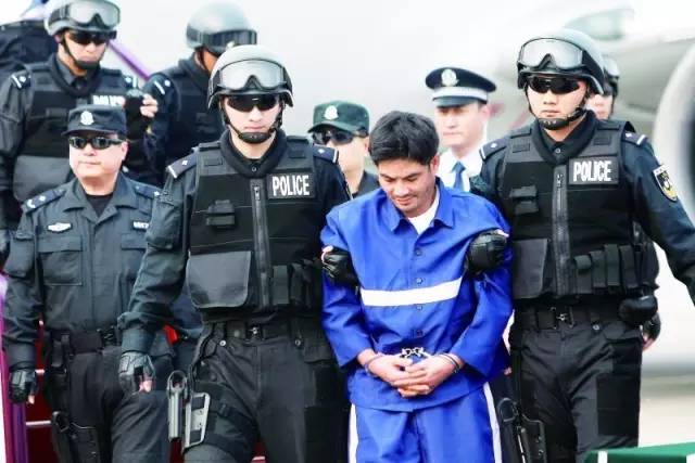 青年潘克战地记者梦落空,中年后逐鹿中原,踏上没有硝烟的战场