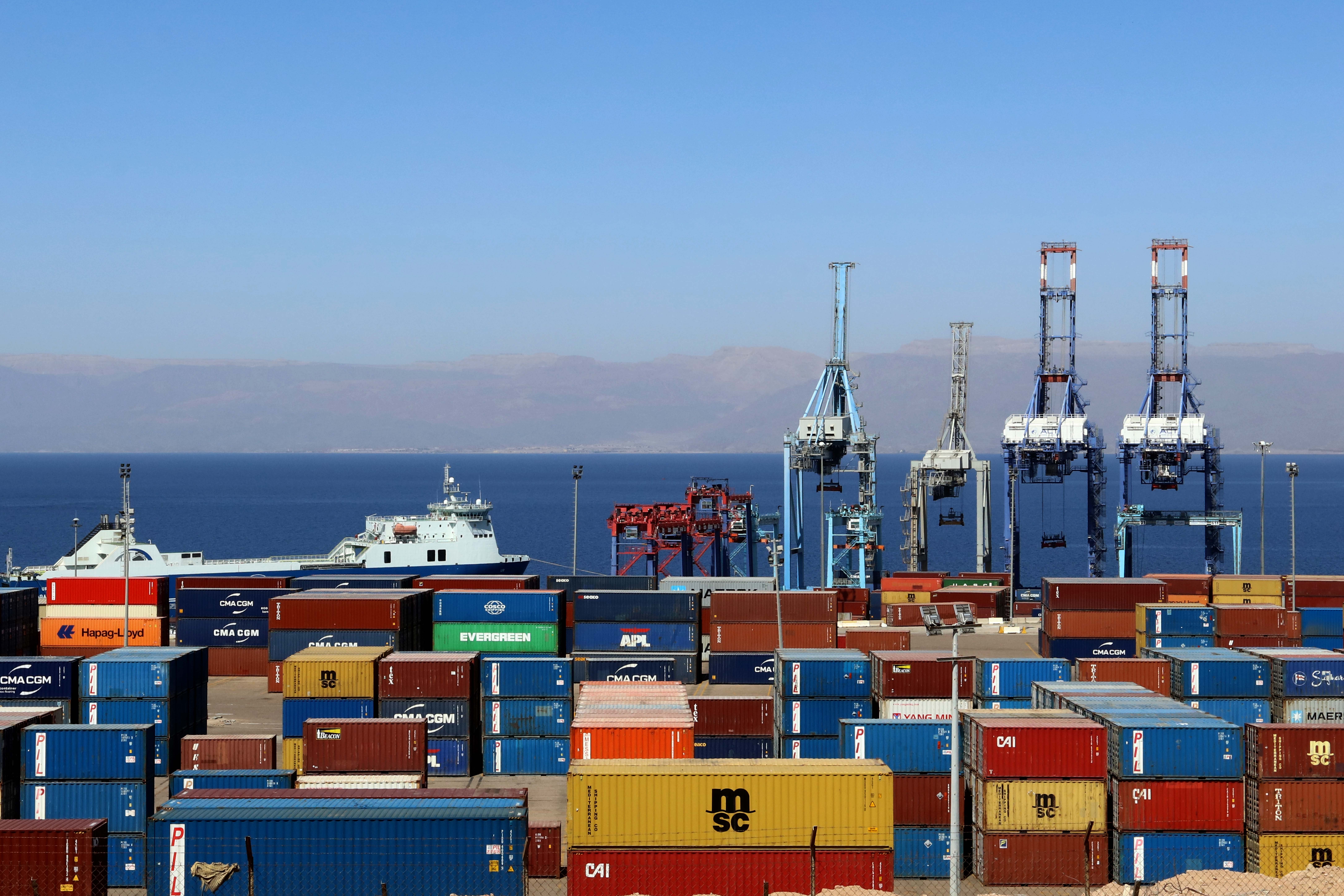 约旦亚喀巴港吞吐量锐减