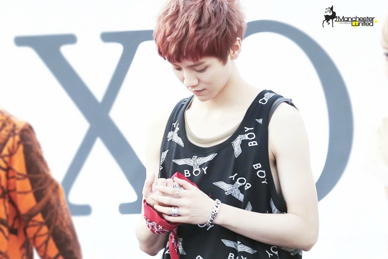 佷惜肉的鹿哥也曾经很清凉 那年清凉里签售穿背心上场的小男孩