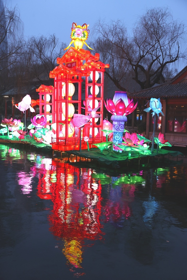 "泉"在济南过大年|趵突泉花灯会大年初一亮相