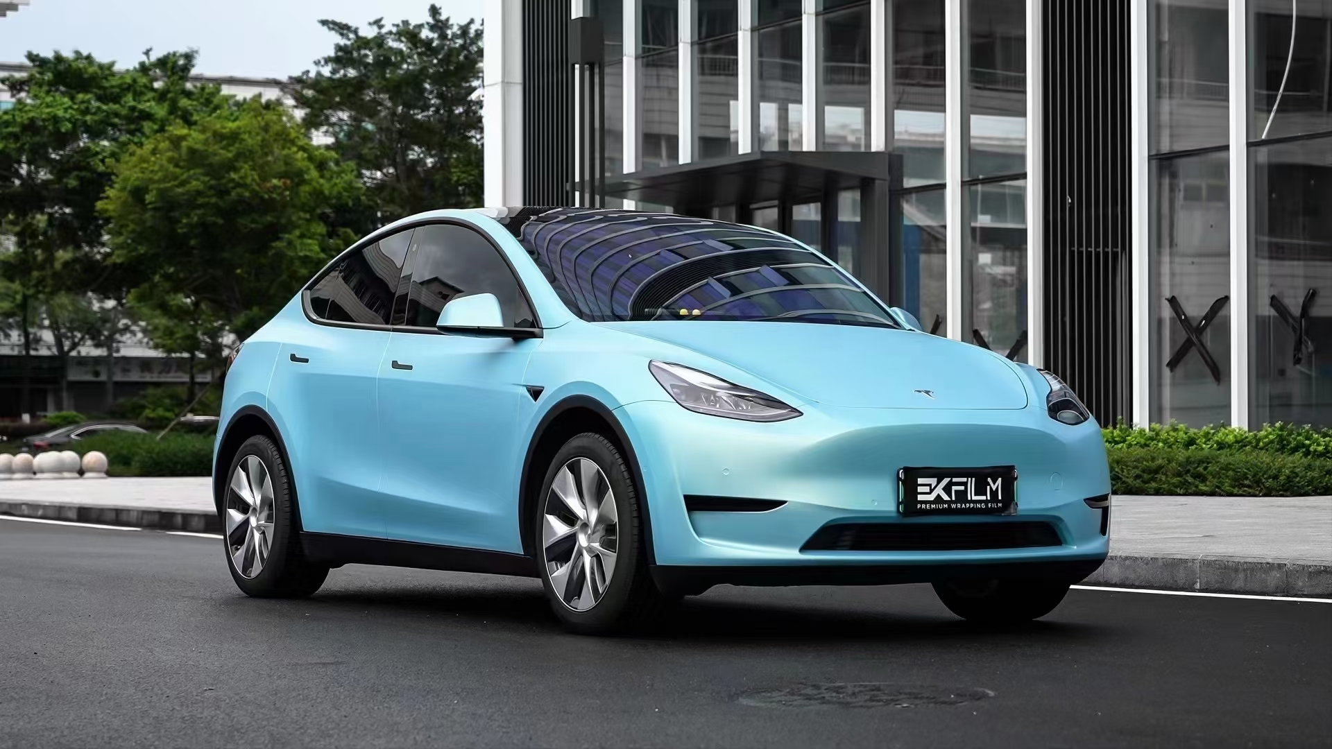 特斯拉modely|-ekfilm改色膜梦幻远峰西子蓝,将高级感全然演绎