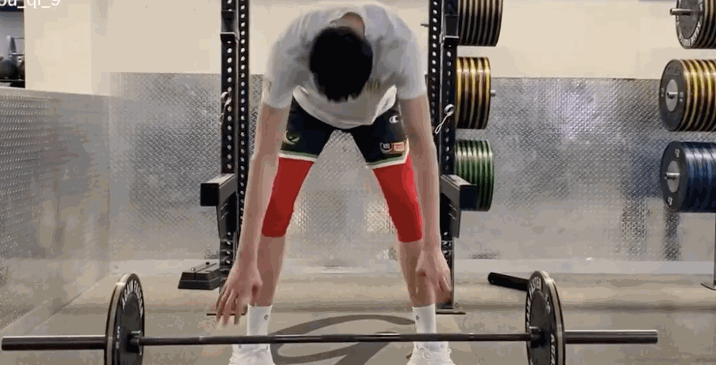 报平安周琦晒个人训练视频举杠铃自嘲好重举不起来引热议