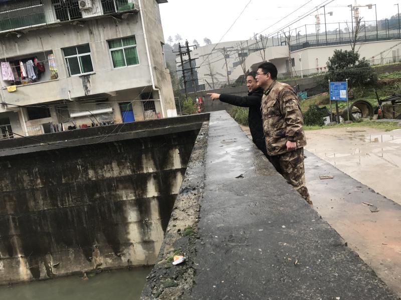 顺昌县双溪街道:低温雨雪天气河长积极履职