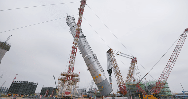 广东石化项目抽余液塔吊装创亚洲纪录,彰显国家实力