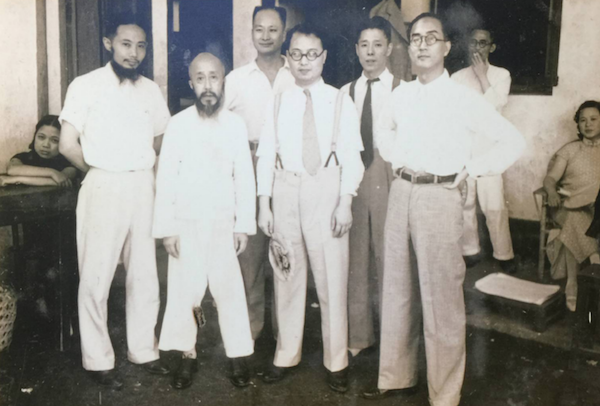 《章乃器年谱长编》缘起及其文物收藏捐献