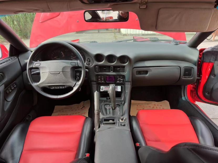 这辆售价为16万的三菱3000gt,被誉为日系跑车的四大巨星之一.